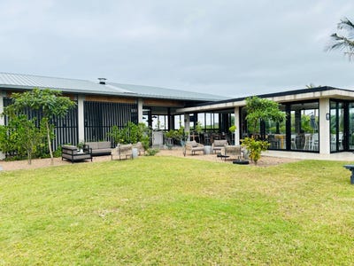 /international/za/stralitzia-82-unit-82-sibaya-precinct-kwazulu-natal-310108513834/