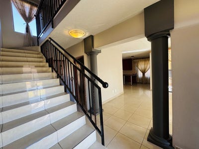/international/za/florentia-close-13-unit-13-parkrand-gauteng-310108515955/