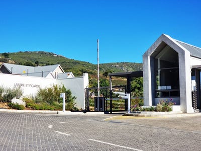 /international/za/laborie-street-42967-unit-7-courtrai-western-cape-310108524010/