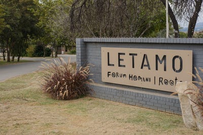 /international/za/kromdraai-road-92-letamo-game-farm-gauteng-310108522956/