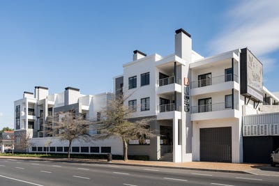 /international/za/la-colline-western-cape-310108508494/