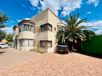 /international/za/bloemfontein-central-free-state-310108524806/