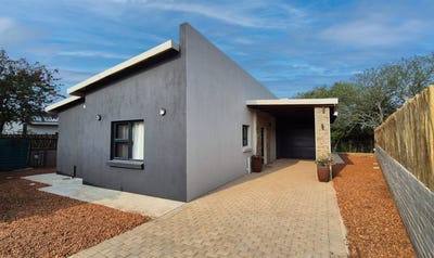 /international/za/hoedspruit-mpumalanga-310108521732/