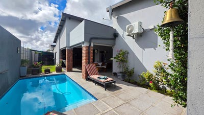 /international/za/baard-street-1337-hopefield-western-cape-310108514238/