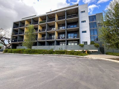 /international/za/stellenbosch-central-western-cape-310108518042/