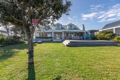 /international/za/grotto-bay-western-cape-310107775158/