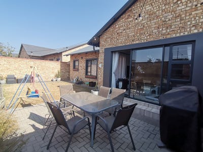 /international/za/doncaster-road-14-unit-9-new-market-park-gauteng-310108514590/