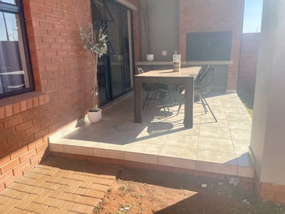 /international/za/3rd-road-385-unit-126-montana-gauteng-310108512351/