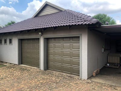 /international/za/limbahout-road-2-bardene-gauteng-310108667637/