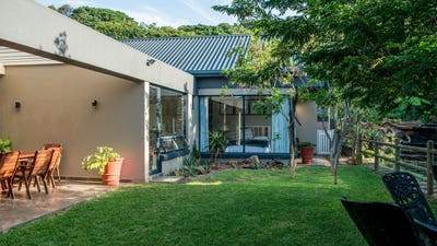 /international/za/sheffield-beach-kwazulu-natal-310108560877/
