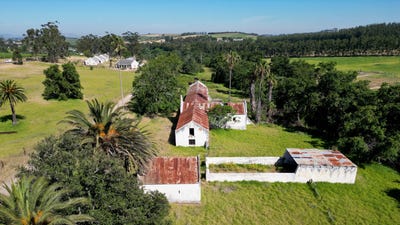 /international/za/knorhoek-road-1505-stellenbosch-farms-western-cape-310108525259/