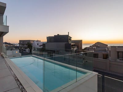 /international/za/bloubergstrand-western-cape-310108516263/