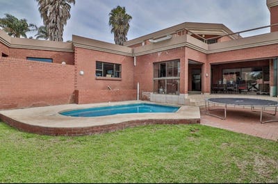 /international/za/de-bruyn-place-4-meyersdal-gauteng-310108508350/