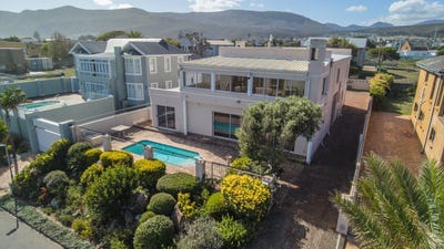 /international/za/kus-road-6-sandbaai-western-cape-310108556989/