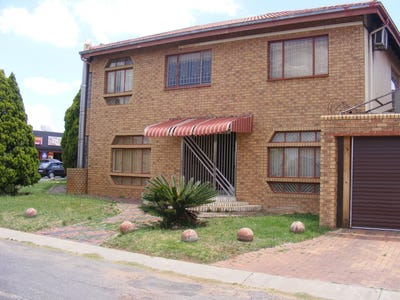 /international/za/starling-road-206-lenasia-south-gauteng-310108524419/