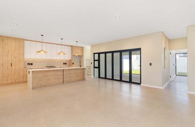 /international/za/peyrol-street-1611-sandown-western-cape-310108556684/