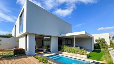 /international/za/hawaan-forest-estate-kwazulu-natal-310108520975/