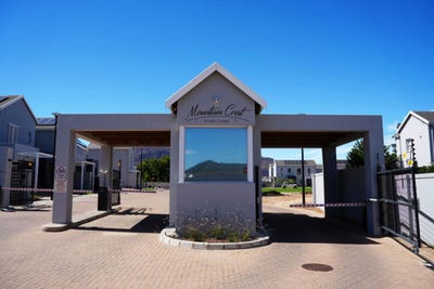 /international/za/grace-close-39982-unit-15-klein-parys-western-cape-310108521377/