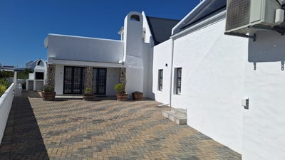 /international/za/malgas-close-11-dwarskersbos-western-cape-310108520356/