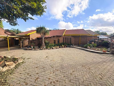 /international/za/fauna-park-limpopo-310109147781/