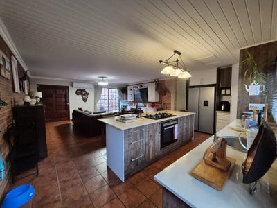 /international/za/langenhovenpark-free-state-310108517415/