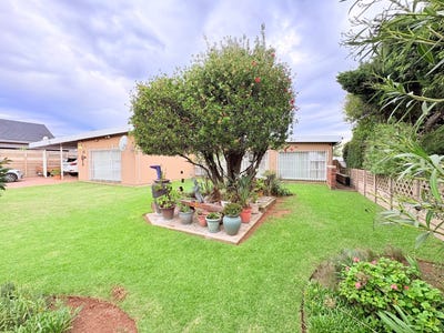 /international/za/currey-street-13-parkrand-gauteng-310108520888/