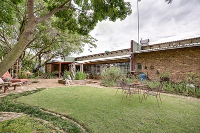 /international/za/boekenhoutskloof-ah-gauteng-310108516427/