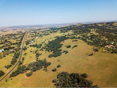 /international/za/boundary-road-113-walkerville-central-gauteng-310108519001/