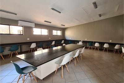 /international/za/10-leadwood-street-west-acres-nelspruit-mpumalanga-nelspruit-mpumalanga-310102841232/