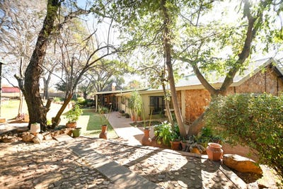 /international/za/cullinan-gauteng-310108512227/