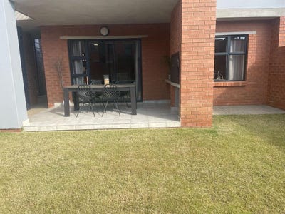 /international/za/3rd-road-385-unit-004-sinoville-gauteng-310108508579/