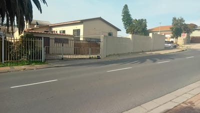 /international/za/camp-street-40-saldanha-central-western-cape-310109200572/