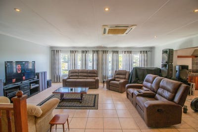 /international/za/princess-alice-drive-63-unit-9-nahoon-eastern-cape-310108514505/