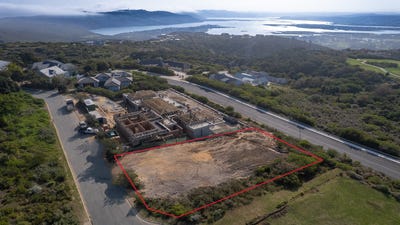 /international/za/quarterdeck-road-21-pezula-golf-estate-western-cape-310108520317/
