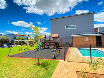 /international/za/doctor-van-der-merwe-road-429-unit-2023-montana-gauteng-310108512420/