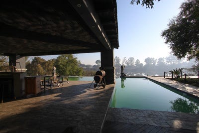 /international/za/parys-rural-free-state-310108523420/