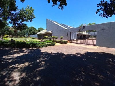 /international/za/van-der-hoff-park-north-west-310108513128/