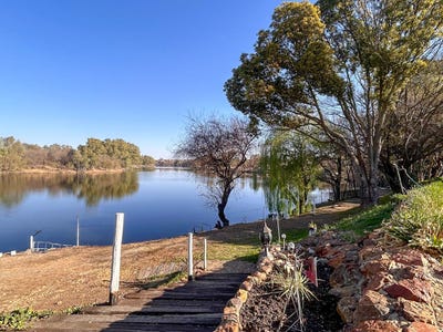 /international/za/lindequesdrif-gauteng-310108510031/