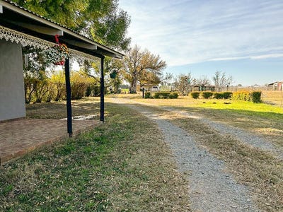 /international/za/potchefstroom-rural-north-west-310108517238/