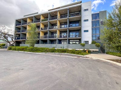 /international/za/stellenbosch-central-western-cape-310108521243/