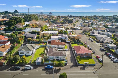 /international/nz/tukapa-street-westown-taranaki-320108404147/
