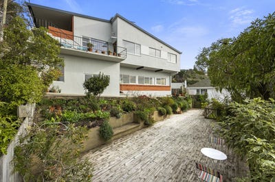 /international/nz/ravenswood-road-saint-clair-otago-320101225025/