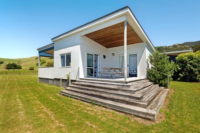 /international/nz/anaura-road-tolaga-bay-gisborne-320105814716/