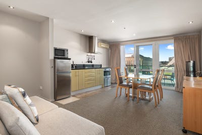 /international/nz/durham-street-kingsview-apts-city-centre-bay-of-plenty-320100429284/