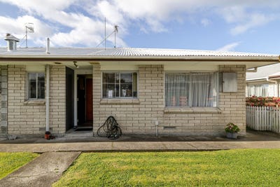 /international/nz/south-street-west-end-manawatu-wanganui-320108214596/