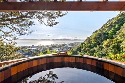 /international/nz/muritai-road-eastbourne-wellington-320108593444/