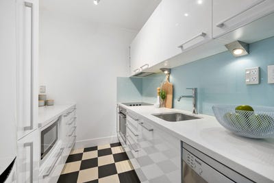 /international/nz/hobson-street-thorndon-gisborne-320106333235/