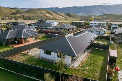 /international/nz/stratford-drive-mount-pisa-otago-320100571480/