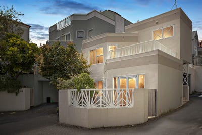 /international/nz/roxburgh-street-mount-victoria-gisborne-320108160168/
