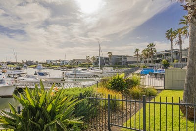 /international/nz/south-highway-sovereign-pier-whitianga-waikato-320087657898/